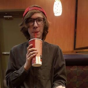 Meet your Posher, Alec